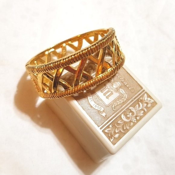 Vintage Liz Claiborne X's Kisses Bangle Bracelet - Picture 2 of 6